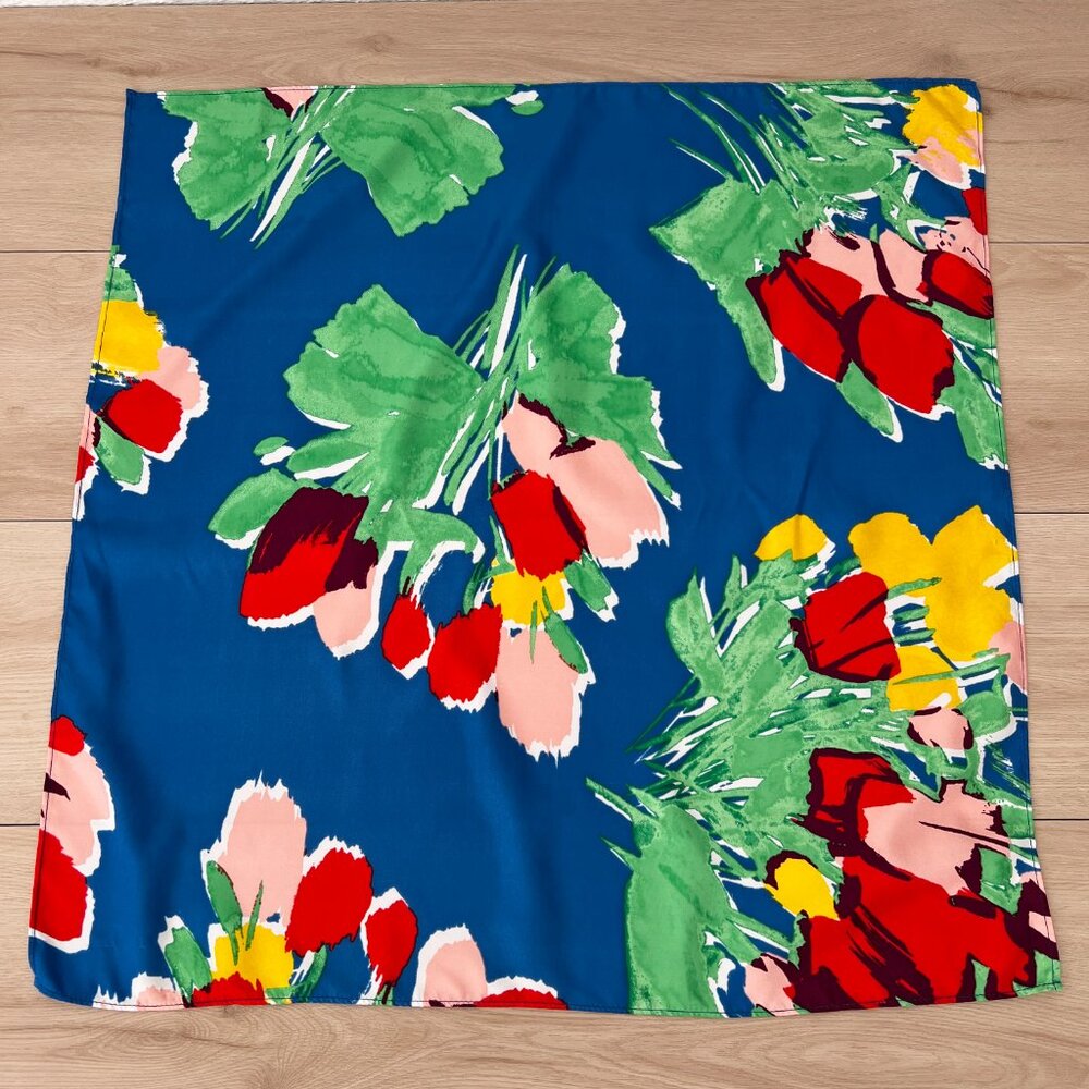 Vintage 80s Colorful Picasso-Inspired Floral Print Square Head or Neck Scarf - Picture 3 of 14